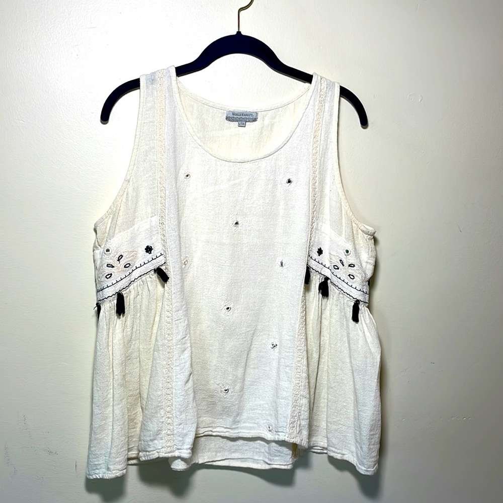 Size L/XL Boho Linen Tank with Tassels